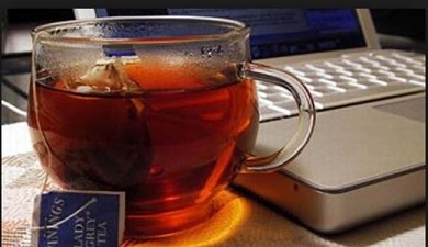 ضع كوب شاي قرب الحاسوب ولا تشربه، لانه..
